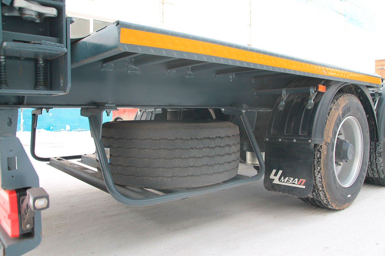 Полуприцеп-контейнеровоз ЧМЗАП 99903 по спецификации 053 УК