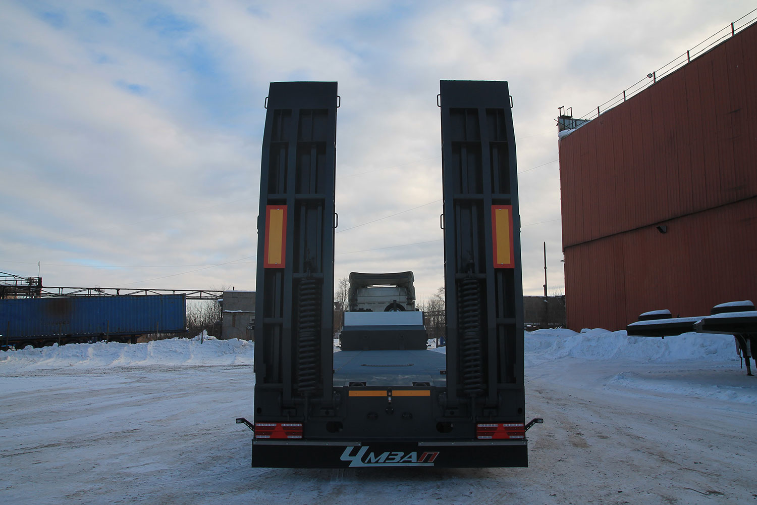 Низкорамный полуприцеп тяжеловоз 99064 по спецификации 100 02