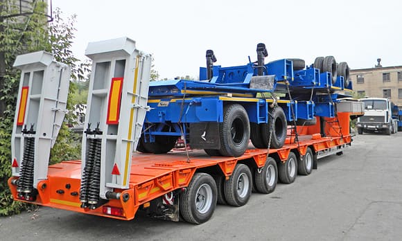 Низкорамный полуприцеп-тяжеловоз ЧМЗАП 99904 по спецификации 011 НУ