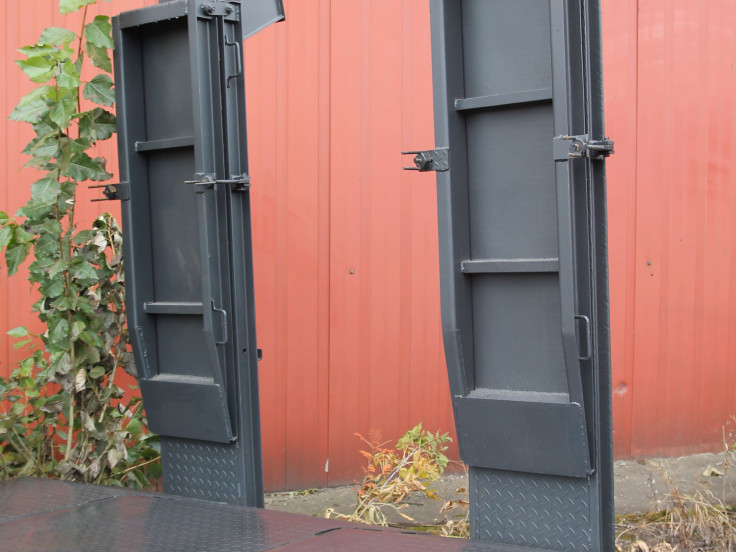 Прицеп-платформа специальный ЧМЗАП 8358 по спецификации 013 ПГП